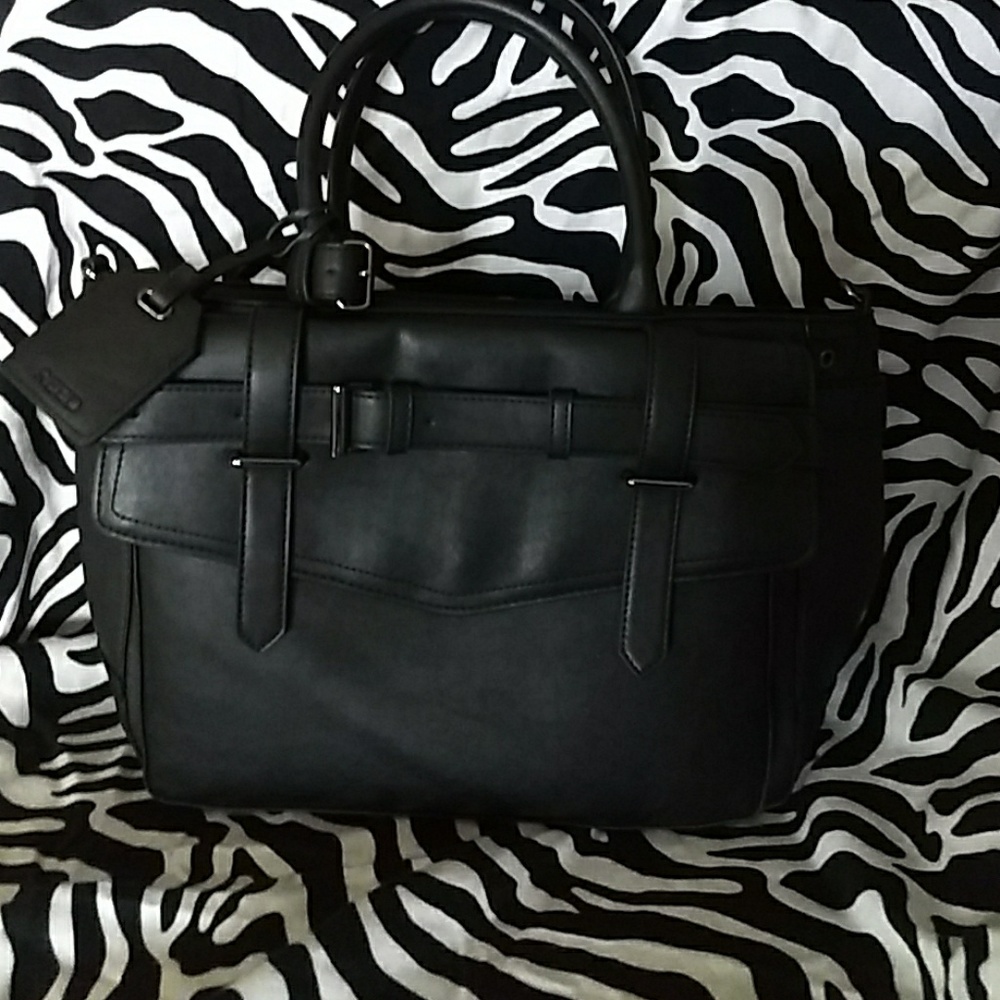 Reed black handbag!! Classy